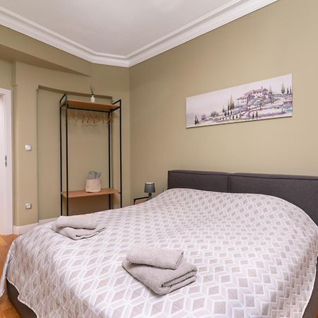 Stunning Luxury 3 Bedroom Apt In The Heart Of Town Sofie Exteriér fotografie